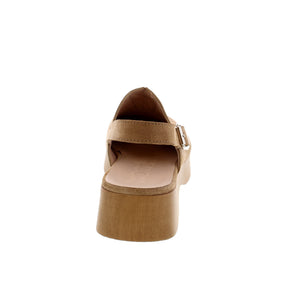 Discover comfort and style in the Wonders B-8501 casual back strap clog. Crafted with a suede upper and wood-toned PU sole, it features a V-cut notch on the instep for easy slip-on and front seam detailing for added style.