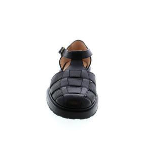 Step into style and comfort with the Wonders B-9122 closed-toe fisherman sandal. Made of black pebbled leather and set on a low-profile rubber sole, these shoes are both trendy and practical.