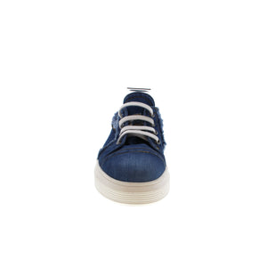 The ERSAX E1-7689-0298 sneaker is crafted with a soft and lightweight denim material for comfortable wear. Its adjustable lace-up front ensures a personalized fit, and a cushioned footbed ensures long-term comfort.