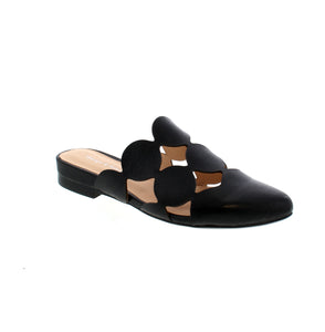 Elevate your summer fashion with Django & Juliette Forli black slides. Crafted with supple leather, these slides provide ultimate comfort while adding a playful design. Perfect for barefoot wear, experience the perfect marriage of style and comfort.