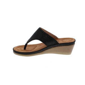 The Janice wedge sandal is sure to bring style and comfort to your wardrobe. With its superior comfort and eye-catching design, it's a great addition to any collection.  