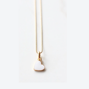 The LOLO Enamelled Heart necklace is the perfect addition for layering options. With its stylish enamel finish, this gorgeous pendant can be worn on its own for a singular statement, or alongside other necklaces for a truly unique look.