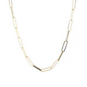 This modern gold paperclip chain necklace from LOLO is perfect for any look. Its classic design adds a sophisticated touch to any outfit. Crafted from quality materials, it is the ideal addition to your jewelry collection.