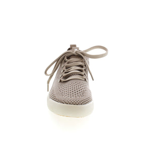 Light weight ladies sneaker with mesh upper, removable insole and white sole