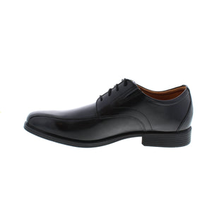 The Whiddon Pace dress shoe features a full-grain leather upper and elastic insets for more accessibility and flexibility. An Ortholite® footbed wicks away moisture and reduces impact to keep your feet comfortable for a long day at the office. 