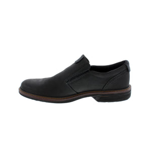 ECCO Turn slip-on shoe is designed with internal comfort technology. This shoe is crafted from soft nubuck leather and features ECCO Comfort Fibre System™, GORE-TEX™ to keep your feet dry, and a durable, flexible outsole to give you the grip and support you need.