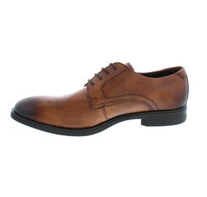 The dashing Melbourne will quickly become your go-to dress shoe for its style and comfort. This shoe is easy to put on and makes any outfit look good!