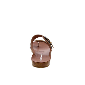 Los Cabos Bria slip-on sandal has a woven bamboo toe strap, while an antique round buckle on the back strap adds a treasure box accent. The A graffiato detailed upper adds the perfect amount of design. 