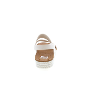 Featuring espadrille-like braiding and ropey carvings, Reef's Water Vista sandals provide a modern, stylish look that will keep you looking your best all season long. The water-friendly materials mean these sandals are easy to maintain, so you can enjoy your favorite beach days with minimal effort.