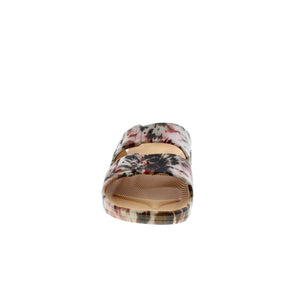 Freedom Joplin Camel vegan slides are injected with air, so you feel like you're walking on a cloud. Featuring a marble print, these slides are comfortable, waterproof and feature adjustable buckles for a secure fit. 