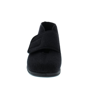 The Comfort M2, by Foamtreads, is a boot-style slipper that is perfect for those in need of ankle support! These slippers will feature an adjustable velcro strap, which will give you the custom fit you are looking for!