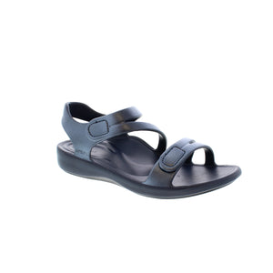 The Jillian sport is the perfect sandal for the beach, pool or lake. This water-friendly sandal is designed with UltraSky™ light-weight EVA foam will have you feeling like you are walking on clouds all summer long.