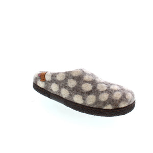 The Lhasa is crafted with pure wool to help regulate temperature and keep feet comfortable in a fun polka dot design. This lightweight and flexible slipper is handmade in Nepal and features EnergySole™ with shock-absorption technology to keep your feet supported. 