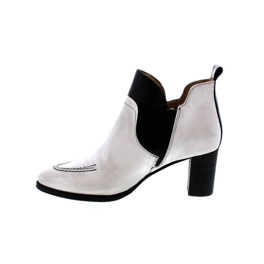 Shanna hot sale chelsea boot