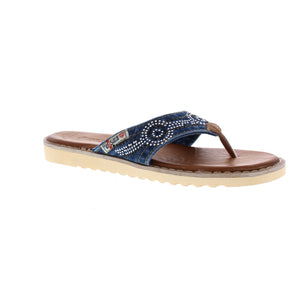 This rhinestone thong sandal is a must-have for a denim-filled summer! Slide this sandal on with ease, and any outfit will stand out!