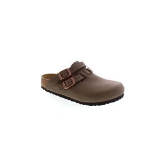 Expertly crafted for comfort and durability, the BIRKENSTOCK Kay Kids clog features a convertible backstrap with a buckle closure for a secure fit. Made from the skin-friendly and durable Birkibuc® material, these clogs are perfect for active kids on the go!