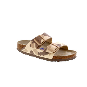 The Arizona is a Birkenstock classic! Featuring adjustable buckles for a timeless design and an original Birkenstock footbed, this sandal provides the ultimate comfort and support!