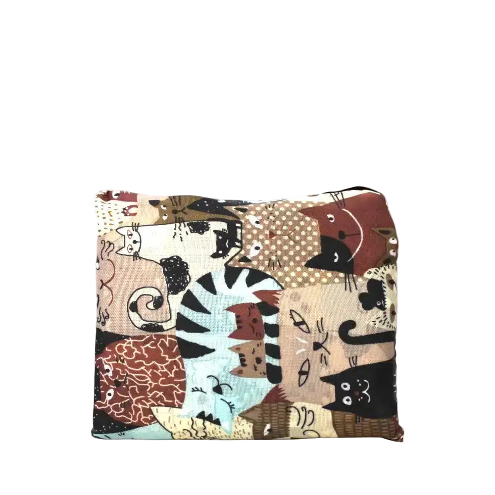 This reusable shopping bag is thin and foldable making it very convenient to slip into a pocket or purse! The multiple cat print is sure to add some fun to your shopping experience.