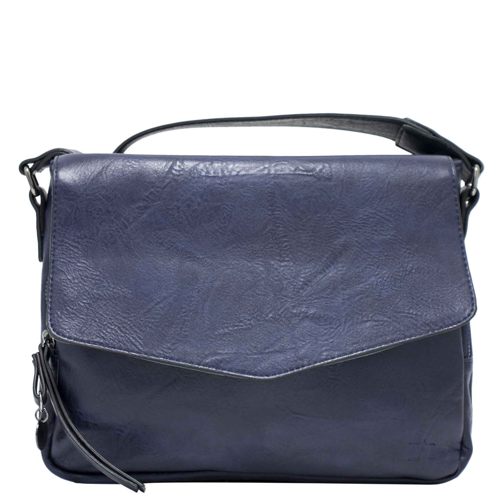 The Zac CM29260-62 boasts a contemporary design, crafted with fine leather and featuring various compartments to securely store your possessions. From a central zippered pocket to multiple interior pockets, this bag is perfect for your daily travels.