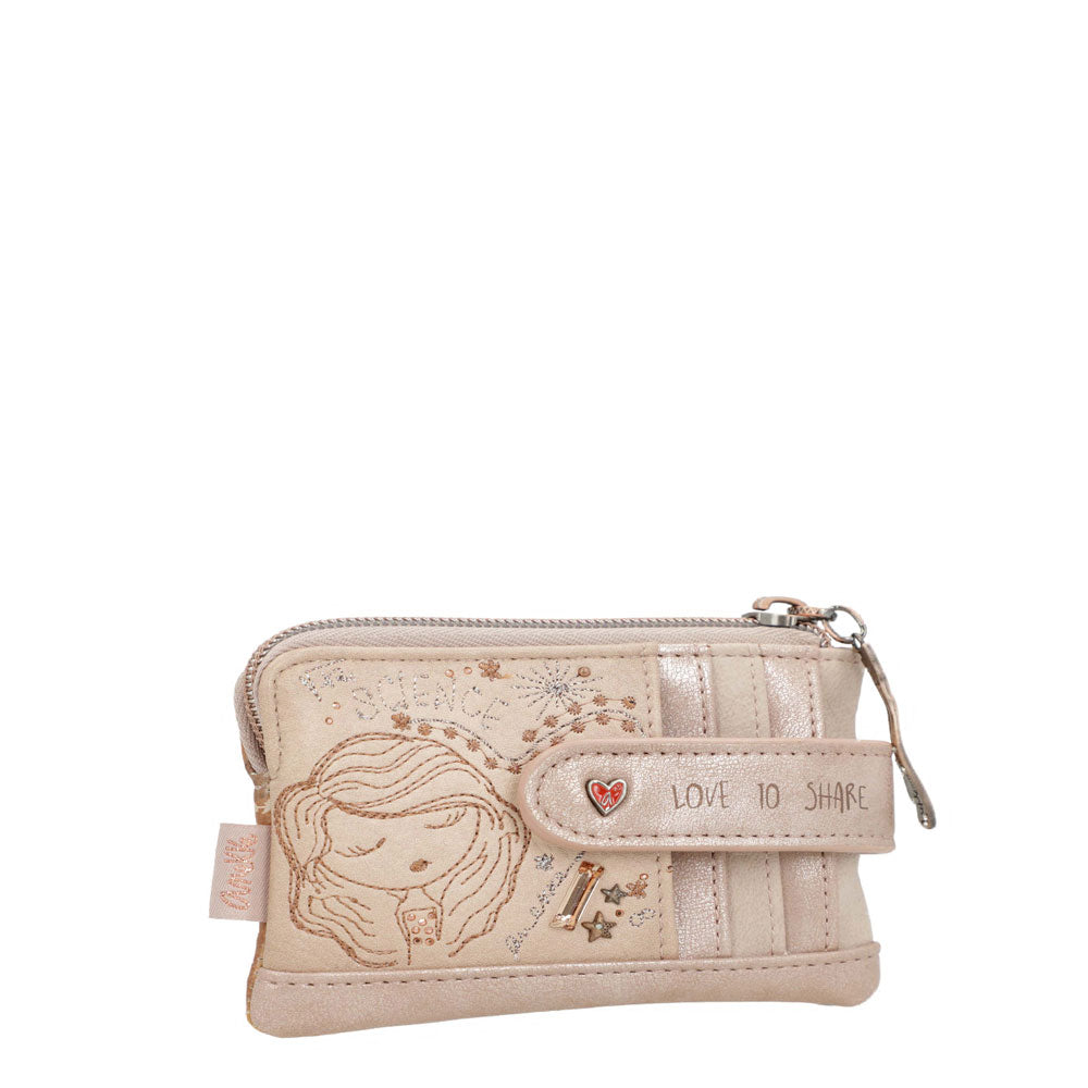 Effortlessly achieve convenient organization with the Anekke 38769-027, crafted from synthetic leather and featuring various zippered pockets. The large main compartment offers numerous card slots for your essential items.