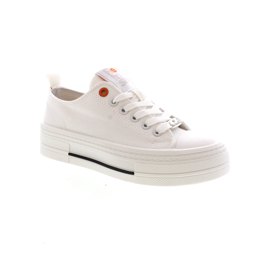 Step up your style game with Refresh 172817 - Canvas White, the two-tone basketball shoe made from skin-like material. The non-slip rubber sole and removable insole provide comfort for versatile fashion.