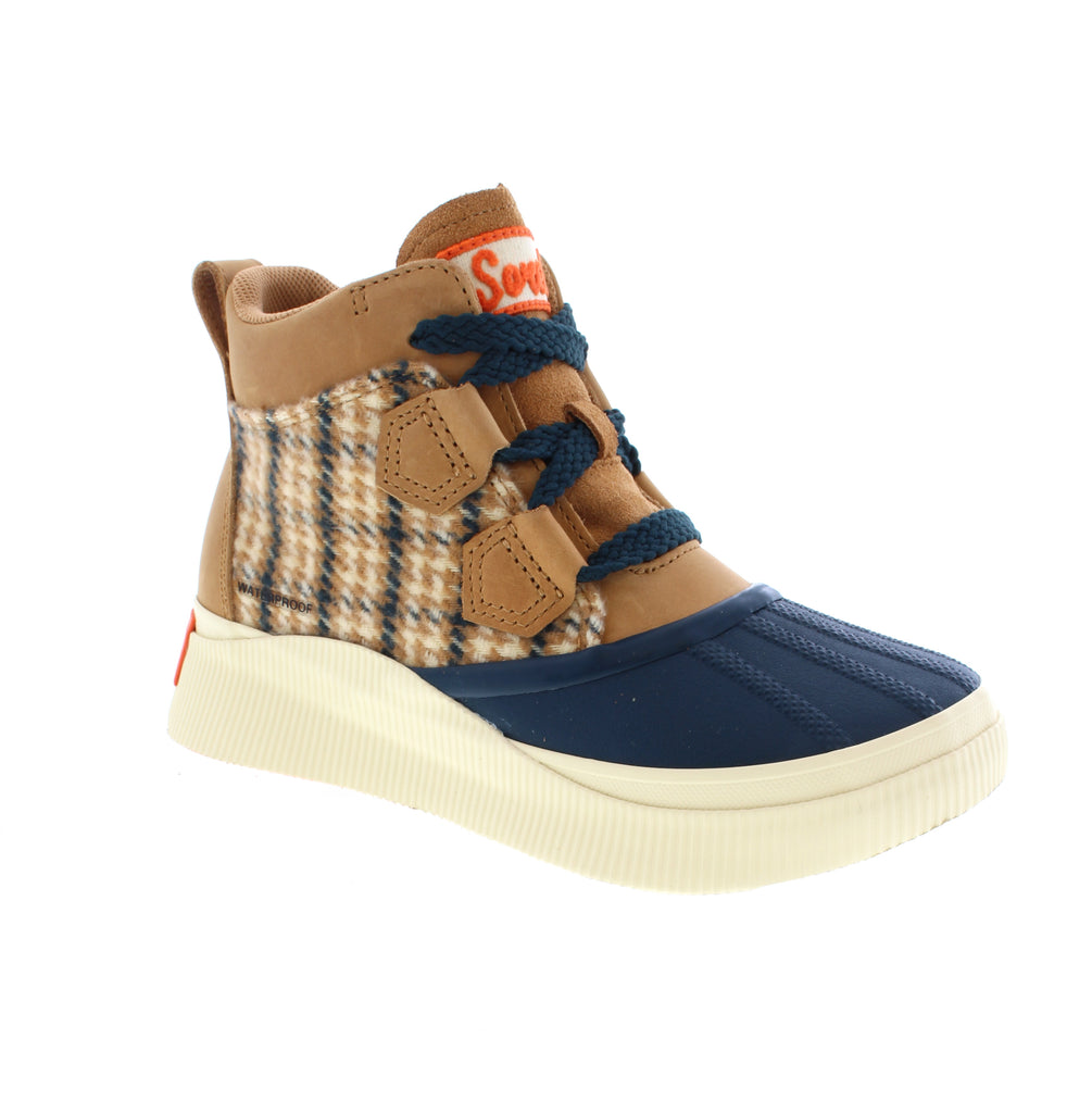 Sorel's Out 'N About III Classic WP boot features a suede and felt upper, standout style, and all-day comfort. A thick sole with enhanced traction helps keep you elevated above the elements in this fashionable rain boot.