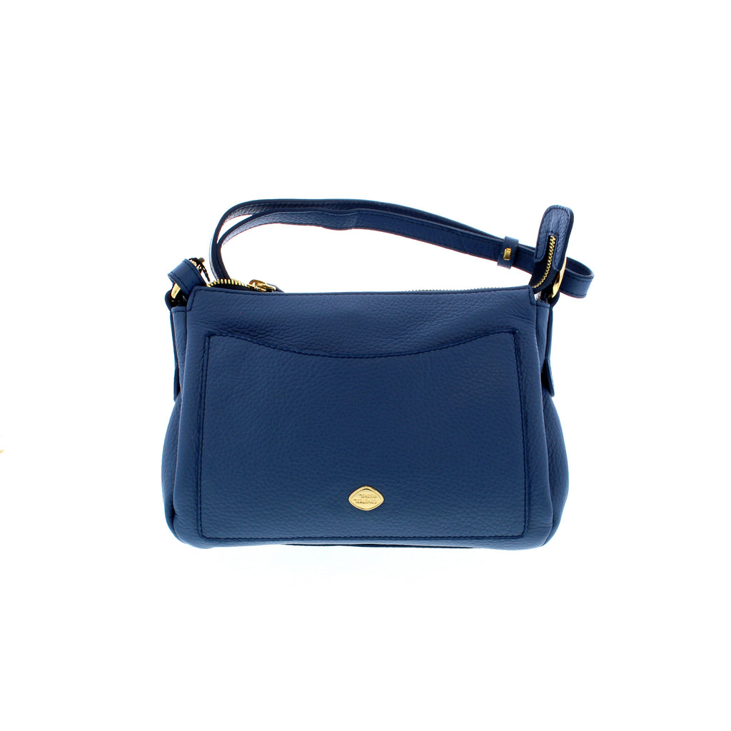 The Trend 2464248 bag makes a fashion statement in this beautifully designed bag. Complete with a front pocket, top zipper closure and a removable, adjustable strap, this bag pairs with every outfit!