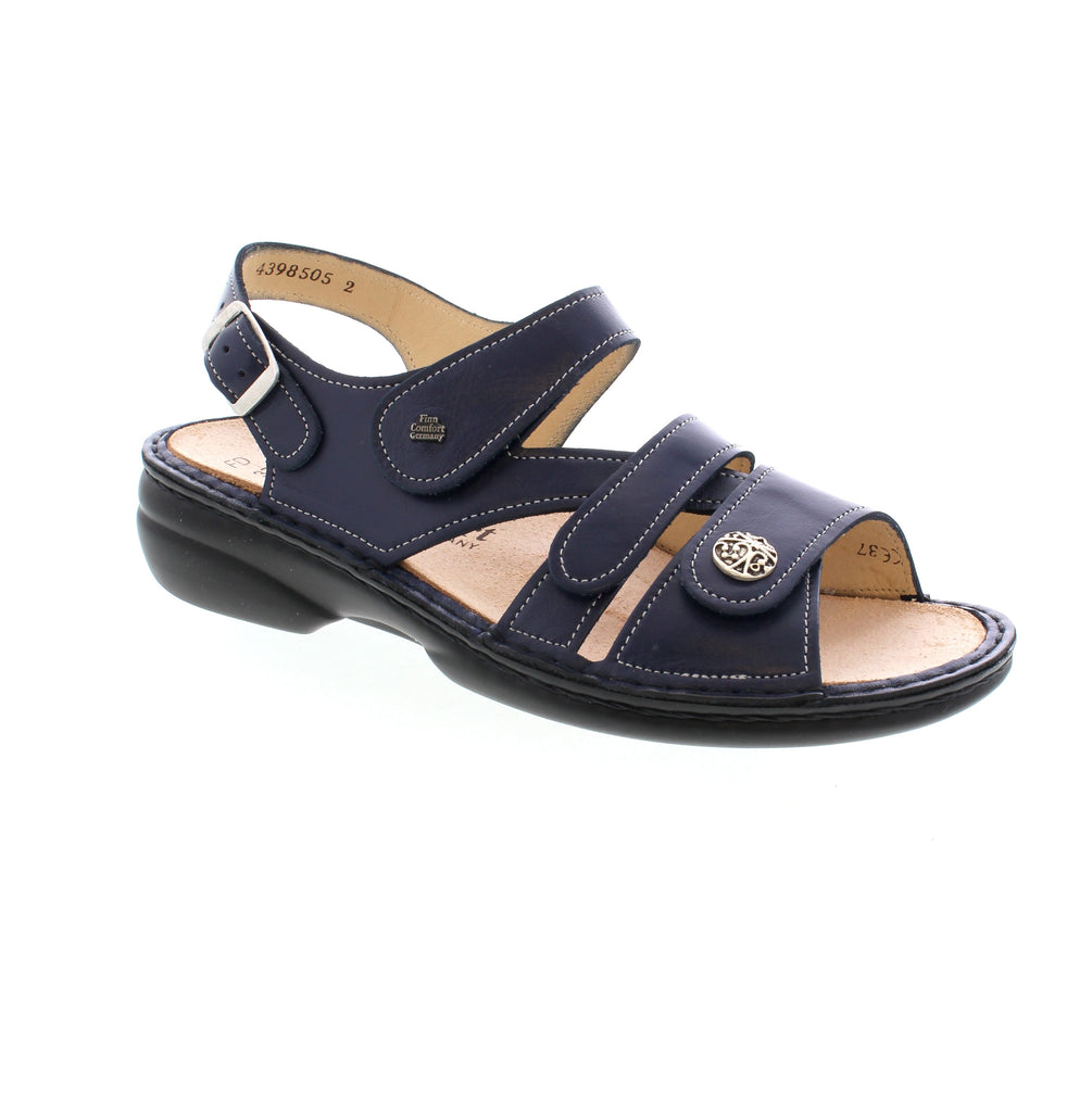 Experience ultimate comfort in Finn Comfort Gomera - Blue. With an anatomically shaped cork/latex footbed and 25mm heel, this sandal provides unparalleled support. The footbed is lined with vegetable-tanned suede and can be removed for custom orthotic insoles.