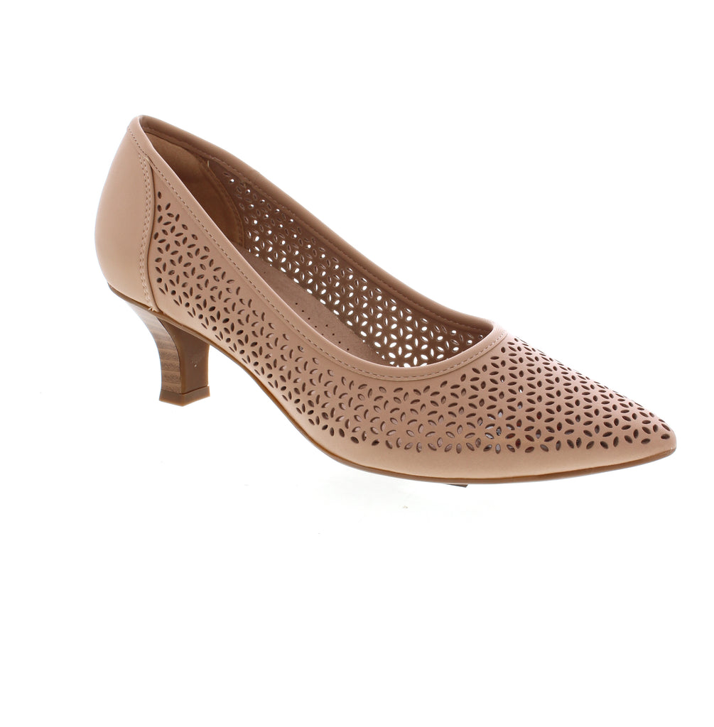 Introducing the Clarks Kepley Sky heel for all-day comfort and style. Made of leather, it features a pointed toe and a sleek mid-heel. The cushioned foam footbed and super-grippy outsole offer maximum comfort from desk to dark. Elevate your wardrobe with this elegant, versatile staple.