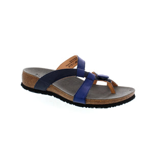 The Think! Julia 246 thong sandal is designed for maximum comfort. Its lightweight, airy materials and criss-cross foot straps provide greater stability and support, while the button leather detailing adds a stylish touch. 