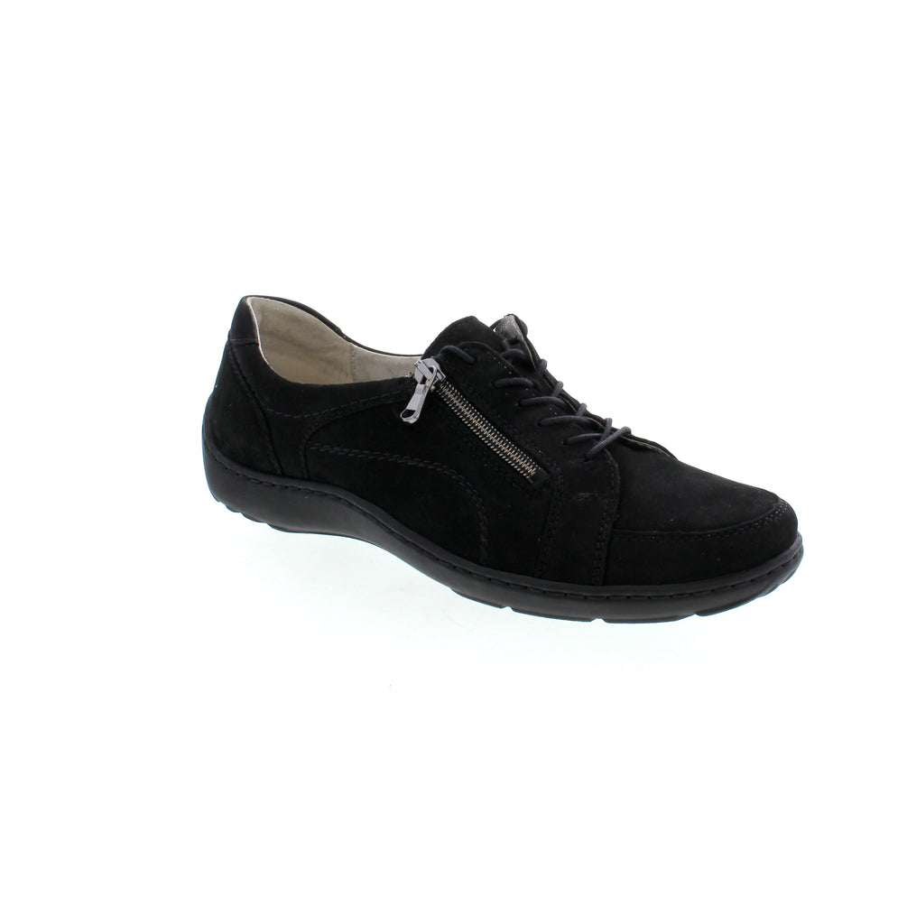 Experience ultimate comfort and style with the Waldlaufer Henni low shoe. Its double velcro fastener provides easy on and off for sensitive feet, while the light PU sole ensures a pleasant walking experience. The decorative stitching and small applications add a touch of attraction. Invest in this perfect combination of comfort and aesthetics for your feet.