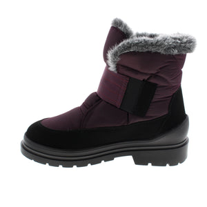 The Attiba 819 OC57 boot is designed for outdoor performance - keeping your feet warm and dry in all conditions. The waterproof Attiba Tex® technology ensures feet remain dry in wet weather, and a wool lining adds extra coziness when temperatures drop. This boot is finished with a flip grip outsole for the superior traction and stability you need outdoors.