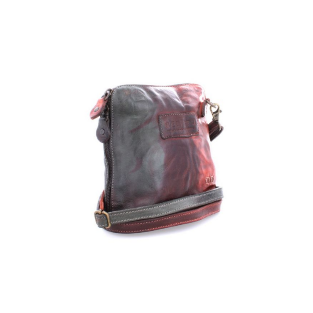 The Bed Stu Ventura bag is an ideal companion for your weekend activities. Made of soft leather, this stylish bag has a zippered exterior and two zippered pockets inside to keep your essentials secure. For added convenience, it also comes with a cross-body strap for comfortable carrying.