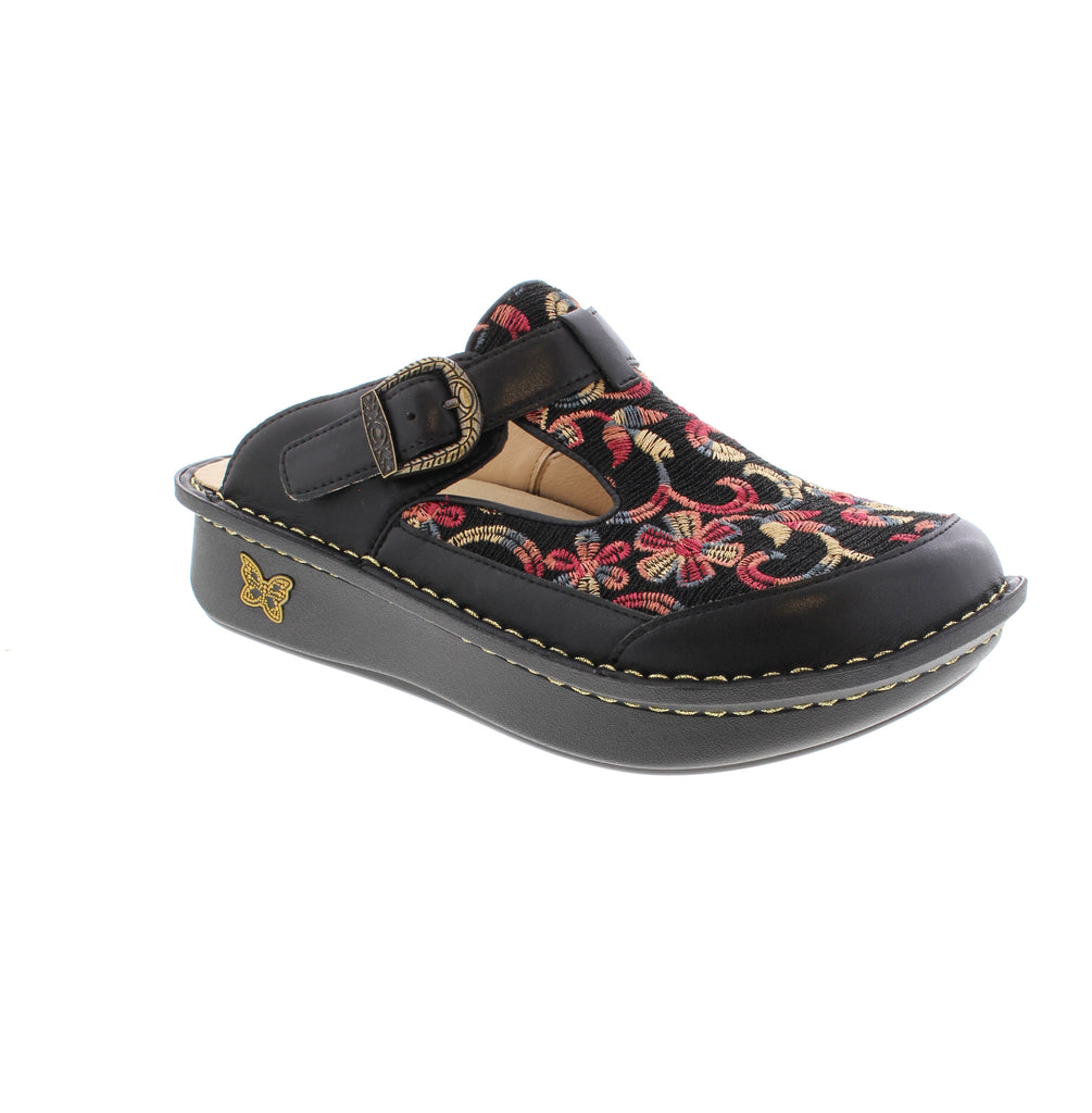 The Classic clog offers you a stylish look without compromising on comfort and support. Designed for easy slip-on wear, this clog combines a distinctive handcrafted appearance with reliable support, perfect for all-day wear. Stay fashionable while enjoying the stability and comfort that the Alegria Classic provides.