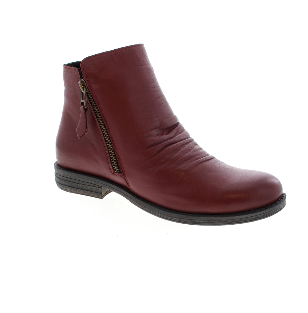 Elevate your everyday style with the Everly Allie, a versatile burgundy bootie that seamlessly transitions from casual outings to weekend adventures. Crafted with premium leather and finished with a comfortable block heel, this ankle boot delivers both sophistication and all-day wearability