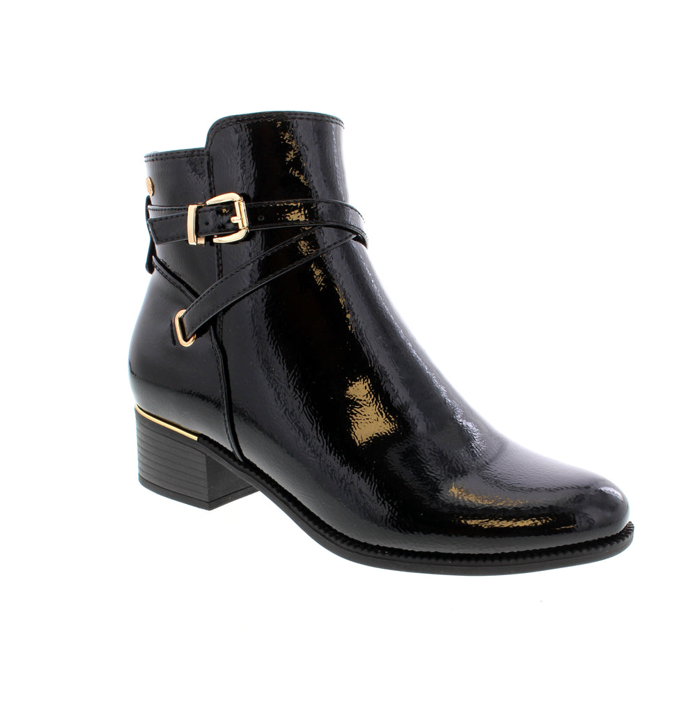 Stay stylish and comfortable on cooler days with the Lady Comfort Becka-02 ankle boot. Featuring a light lining to provide additional warmth, this boot is the perfect combination of fashion and function.