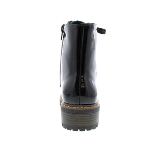 The Taxi Claudia mid-calf boot puts your best fashion foot forward! Designed with manmade short fur lining, your feet are sure to stay cozy during cold weather, and a durable rubber outsole will keep you tracking in the snow.