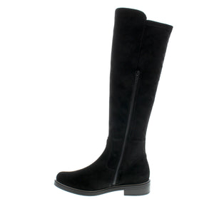 The Remonte D9376-01 knee-high boot is the perfect mix of style and practicality. Crafted with Remonte Tex to keep feet dry and warm, its elastic gore panel provides easy on/off flexibility, and the gripped outsole provides the necessary traction.