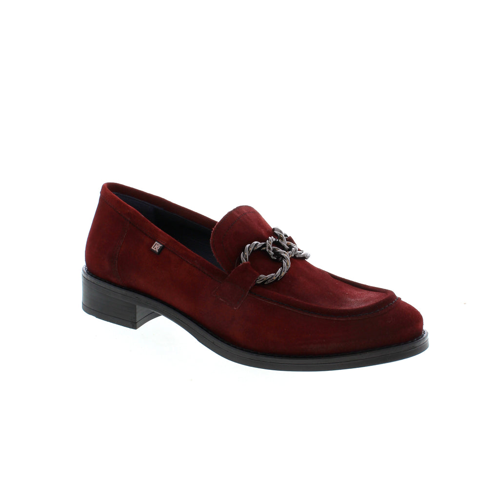 Step into sophistication with the Dorking Harvard Loafer D9117. These classic loafers feature a chic metal snaffle detail and are crafted from premium suede for both style and durability. Perfect for any occasion, these loafers combine comfort and elegance for a timeless look.