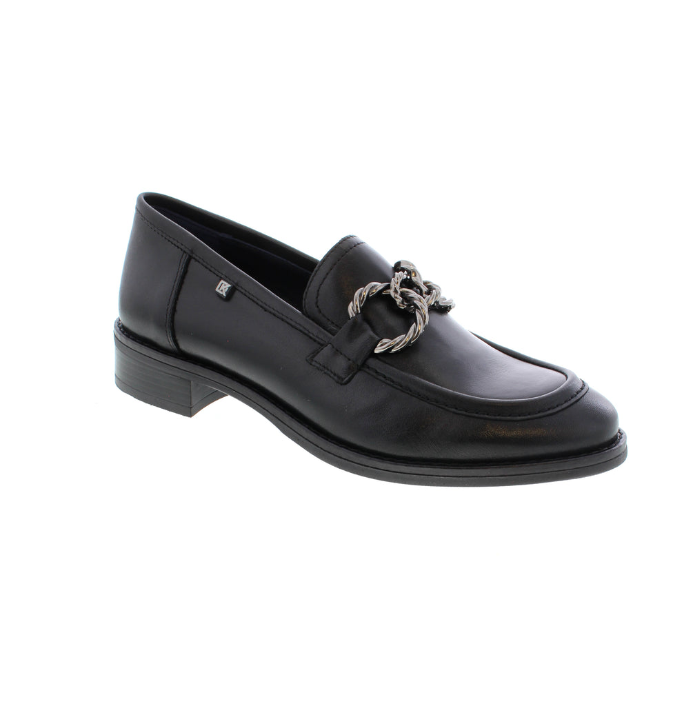 The Dorking Harvard Loafer D9117 combines timeless elegance with everyday comfort. Crafted from premium black leather and manufactured in Spain, this almond-toe loafer transitions seamlessly from office to casual settings. The lightweight foam midsole and removable man-made leather insole provide gentle arch support. This versatile style delivers the polished sophistication professionals demand without sacrificing all-day wearability.