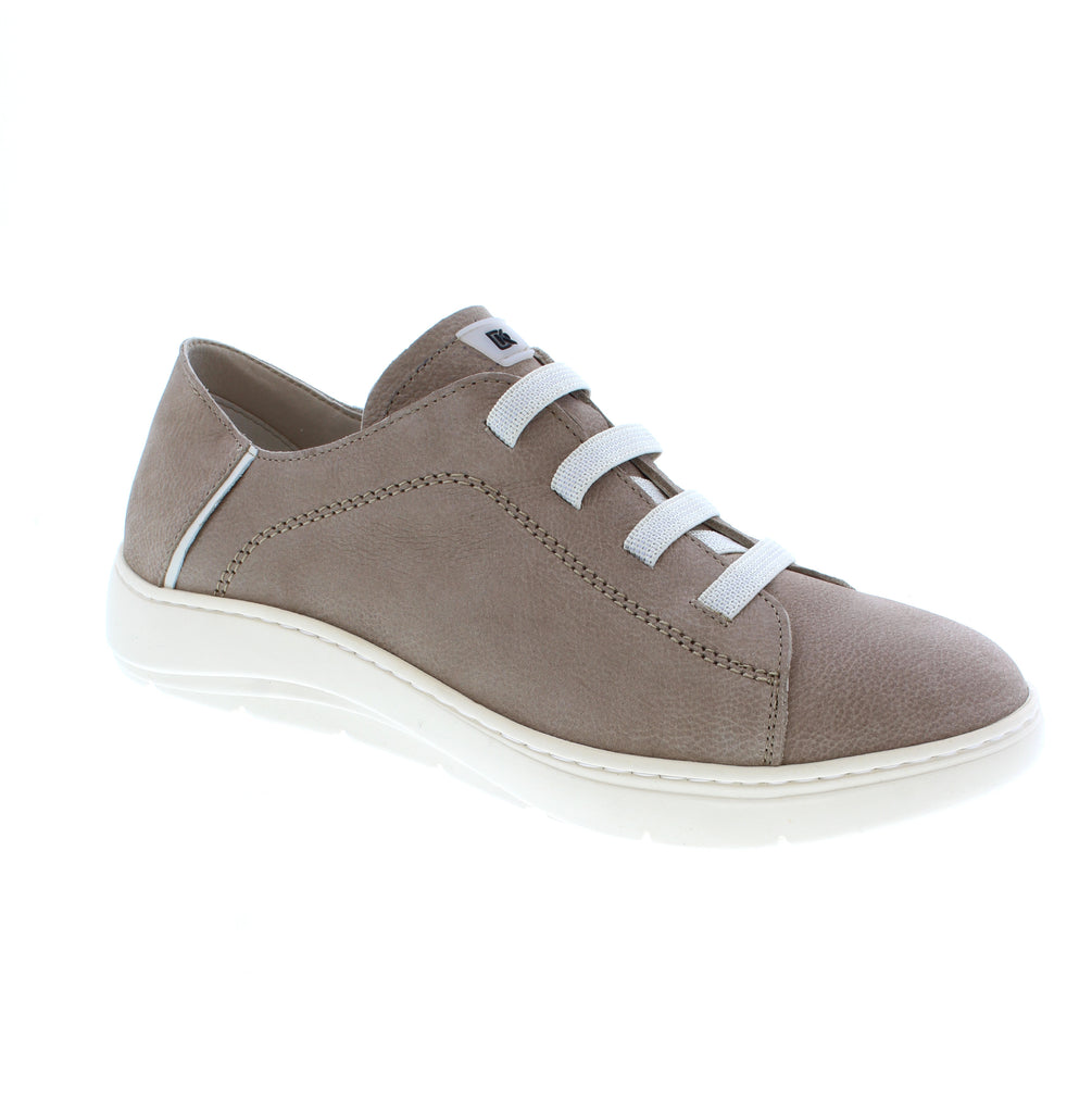 Meet your new go-to sneaker: the Dorking Yet D9500 in sophisticated taupe. This laid-back slip-on rocks a leather upper with a clean white sole that pairs with everything in your closet. The removable microfiber insole and cushioned foam midsole keep your feet happy during spring strolls and summer adventures alike. Bungee laces make getting ready a breeze, while the orthotic-friendly design means all-day comfort without compromise.