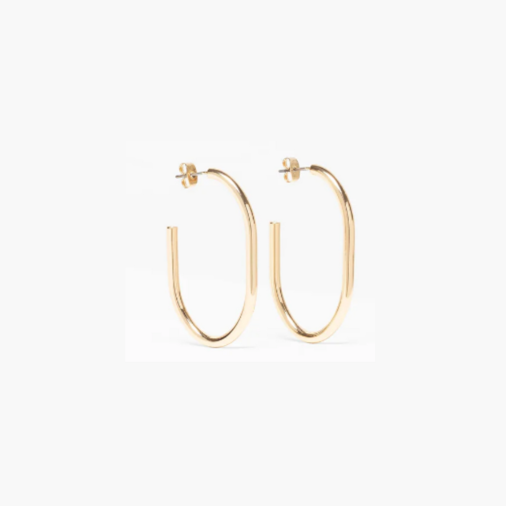 Elevate your look with the Elk Rei! This stylish gold earring is the perfect addition for any occasion. Get ready to make an impression with the versatile and simple Rei. 