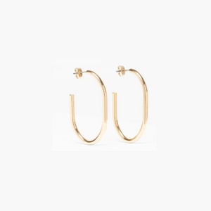 Elevate your look with the Elk Rei! This stylish gold earring is the perfect addition for any occasion. Get ready to make an impression with the versatile and simple Rei. 