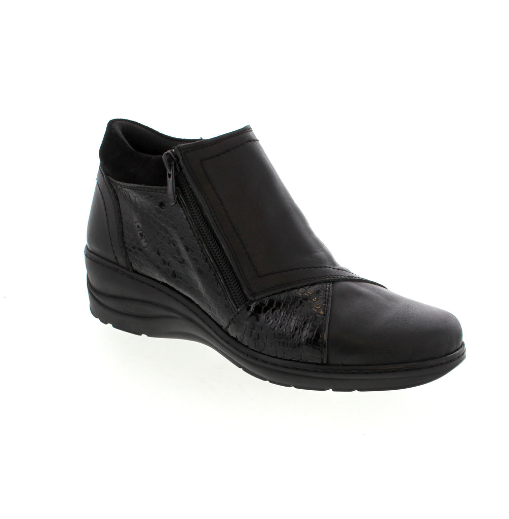 Experience a new level of comfort and style in the Volks Walkers 1180. Its perforated leather upper offers breathability and style, while the cushioned footbed ensures maximum comfort and protection. Look stylish and feel great with this unique shoe.