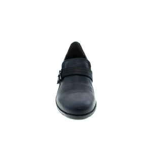 Fluchos F0942 slip-on shoe mixes elegance and character. Designed for maximum comfort with its DYNERGY sole with high flexibility, this shoe is ready for all-day wear!