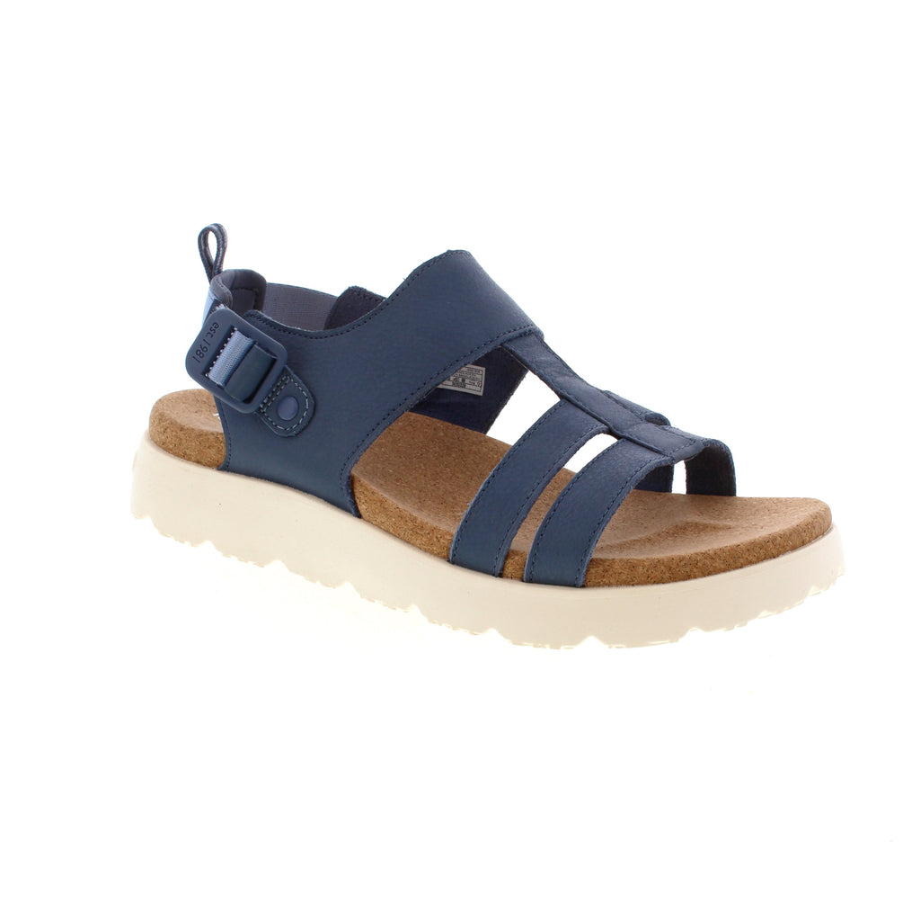 Enhance your style with the Merrell Fleur Backstrap sandal. Whether you're headed to a night out or just running errands, these sandals offer both versatility and comfort in one sandal.