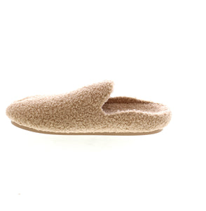 The Freedom Moses Kush, the ultimate choice for a slipper that provides a warm embrace for your feet. These slippers combine fashion and functionality, guaranteeing maximum comfort without sacrificing style.