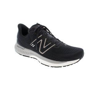 The Fresh Foam X 880v13 from New Balance is the ideal companion for any performance-seekers! Its Fresh Foam X midsole and NDurance rubber outsole provide plush, comfortable support so you can run while looking and feeling your best. Get ready to break records with this modern, streamlined beauty!