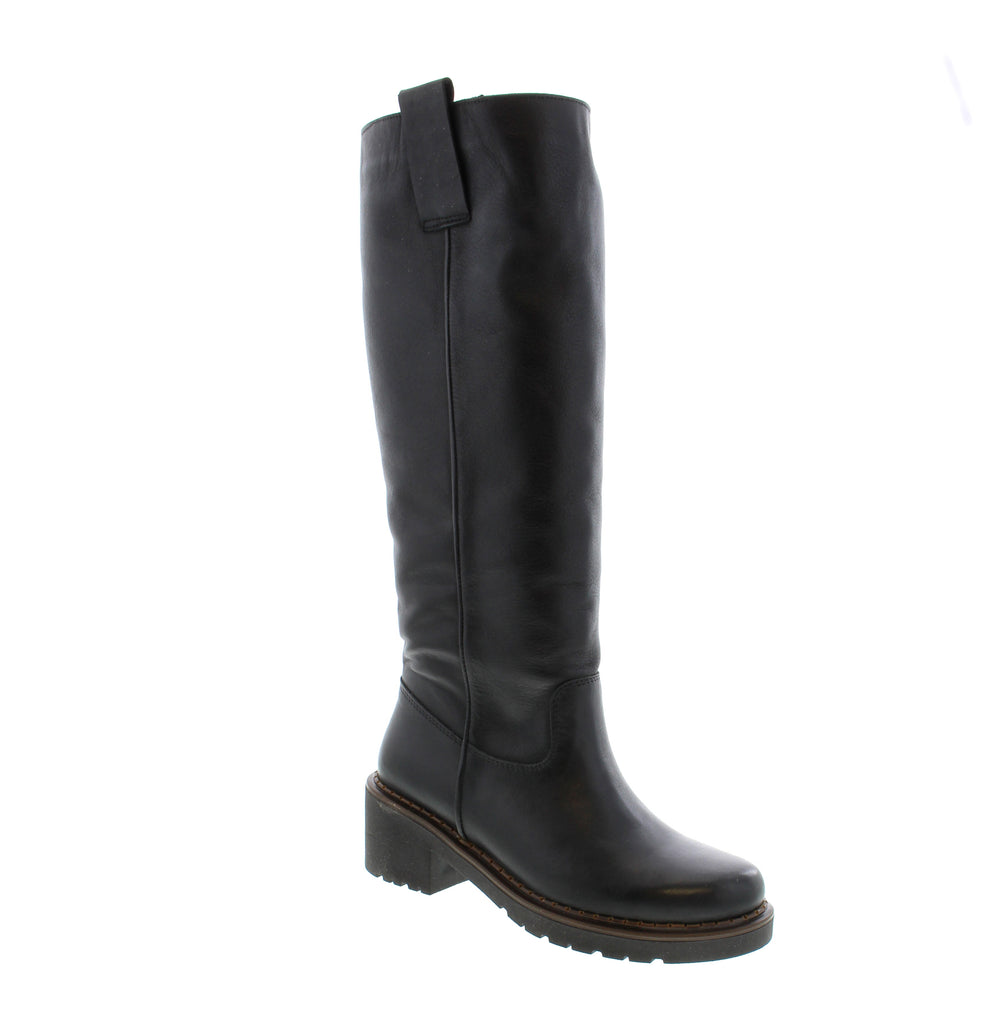 Meticulously designed to ensure an impeccable fit and exceptional comfort, the Bueno Nami boots are essential for those with a keen sense of style. Constructed with a supple leather upper and a plush lining, they provide comfort throughout the day. The side zipper enhances functionality by allowing effortless wear and removal, combining elegance with practicality.