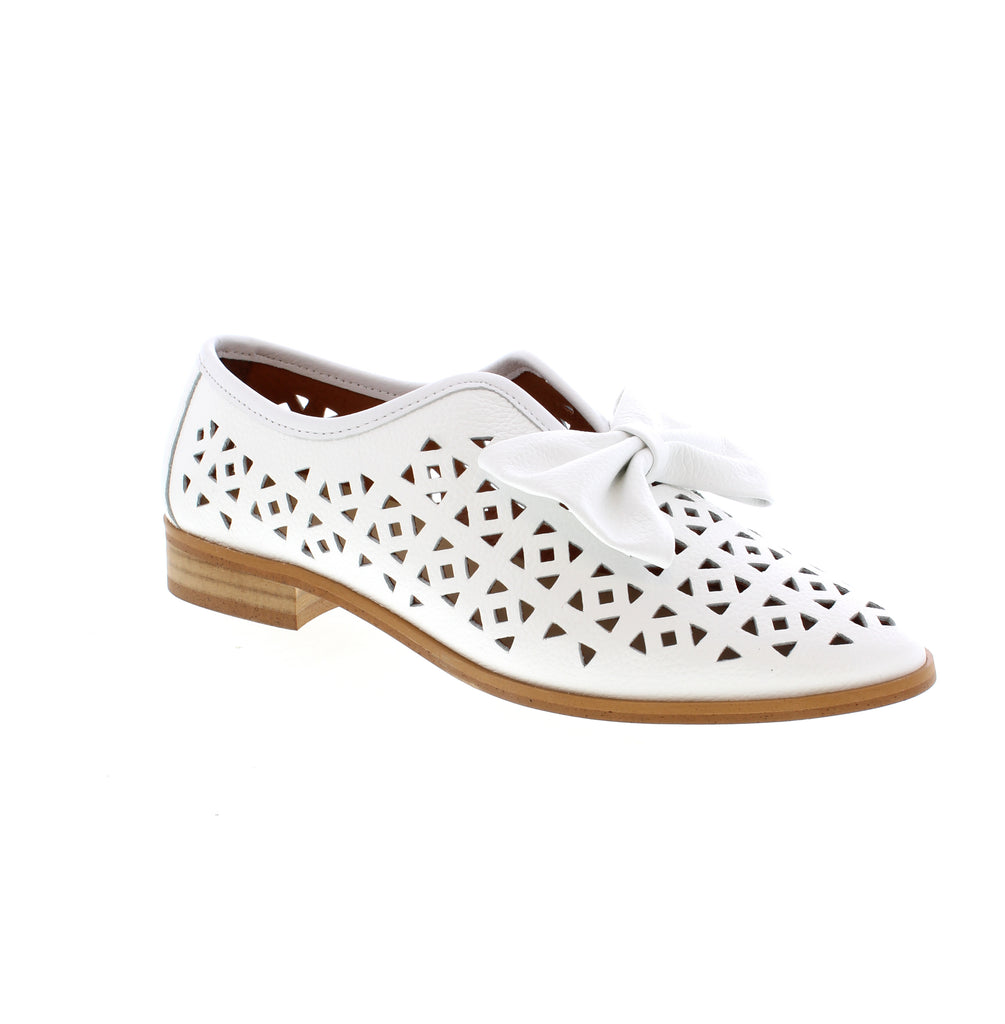 Experience all-day comfort and style with Folie's Nela slip-on loafer. From day to night, its perforated upper with a cute bow provides a practical and comfortable aesthetic. Expertly designed, your feet will look and feel their best.